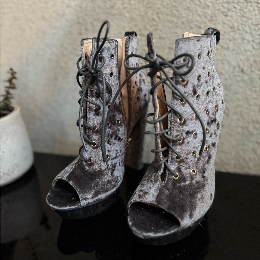 Gray Velvet Lace-Up Ankle Boots heels size 38